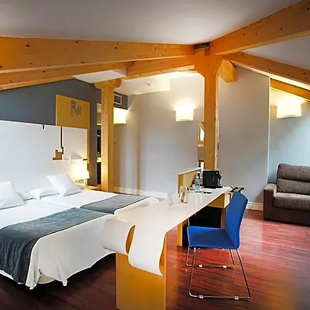 Dorma El Coloquio 4*