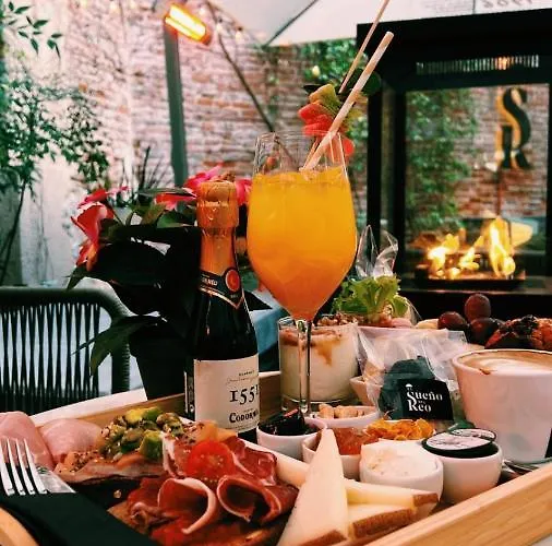 Dorma El Coloquio Hotel